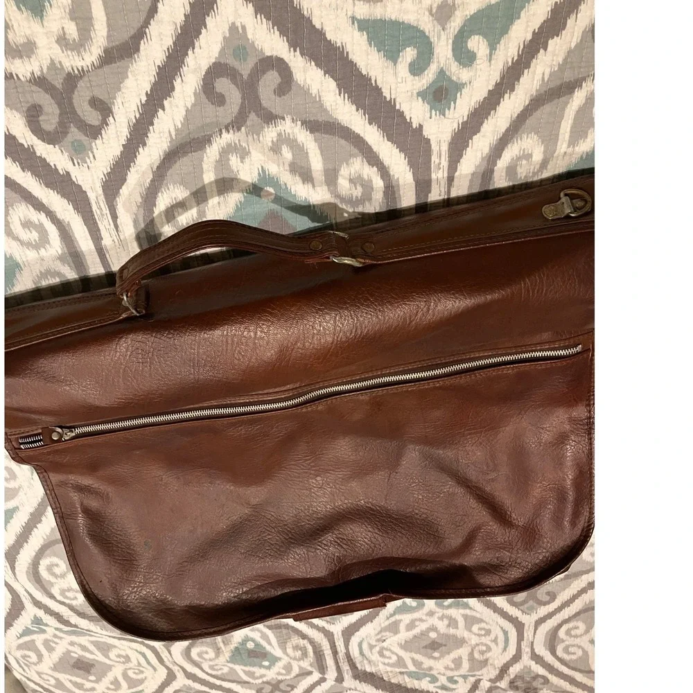 American Tourister Vintage Brown Faux Leather Bi-Fold Garment Bag Travel Suit